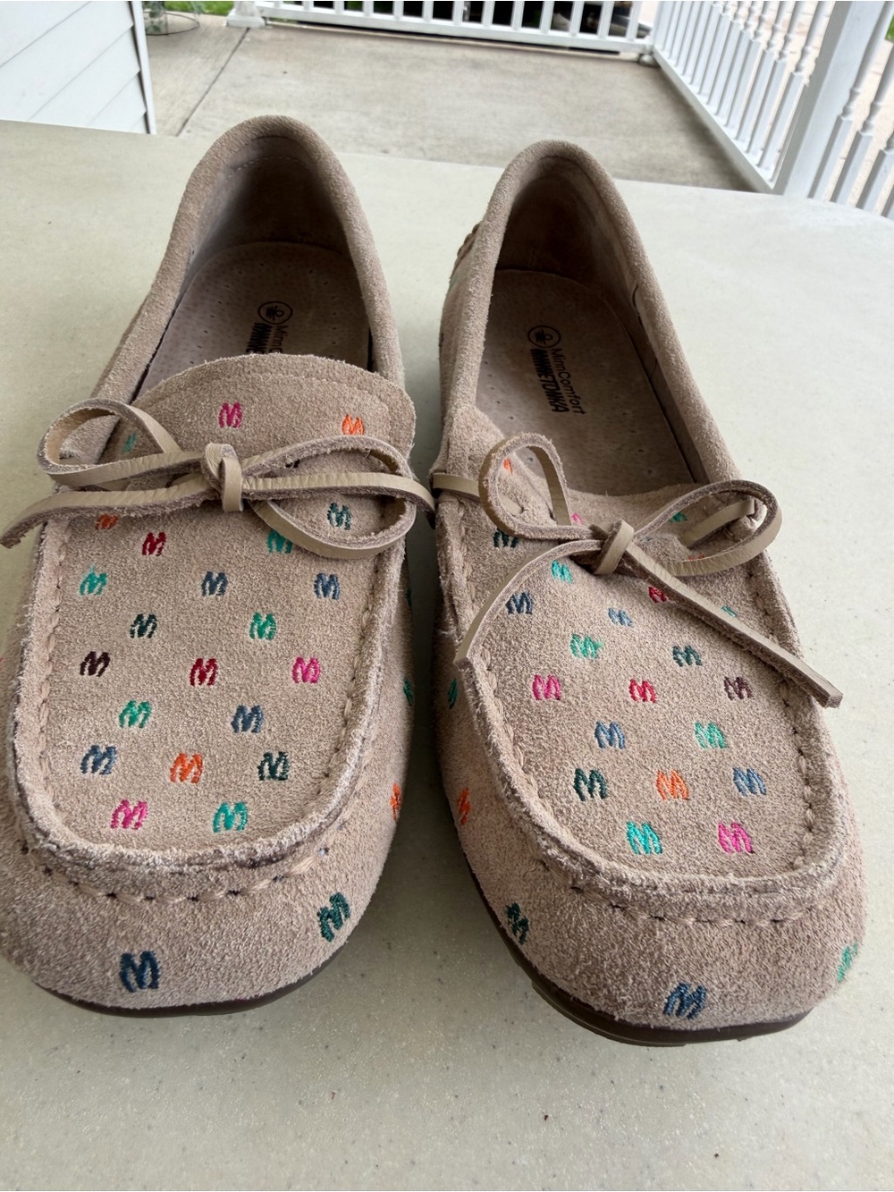 New Minnetonka Women's Moc Print Loafers Sand Suede Size 9 M - Picture 5 of 16
